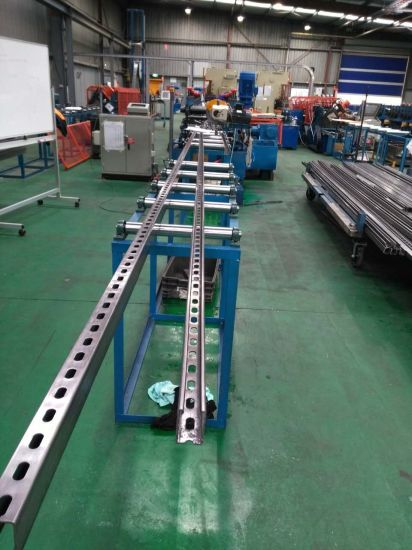 طراحی جدید Mitsubishi PLC کنترل اتوماتیک خورشیدی Stool Roll Forming ماشین ساخته شده در چین است